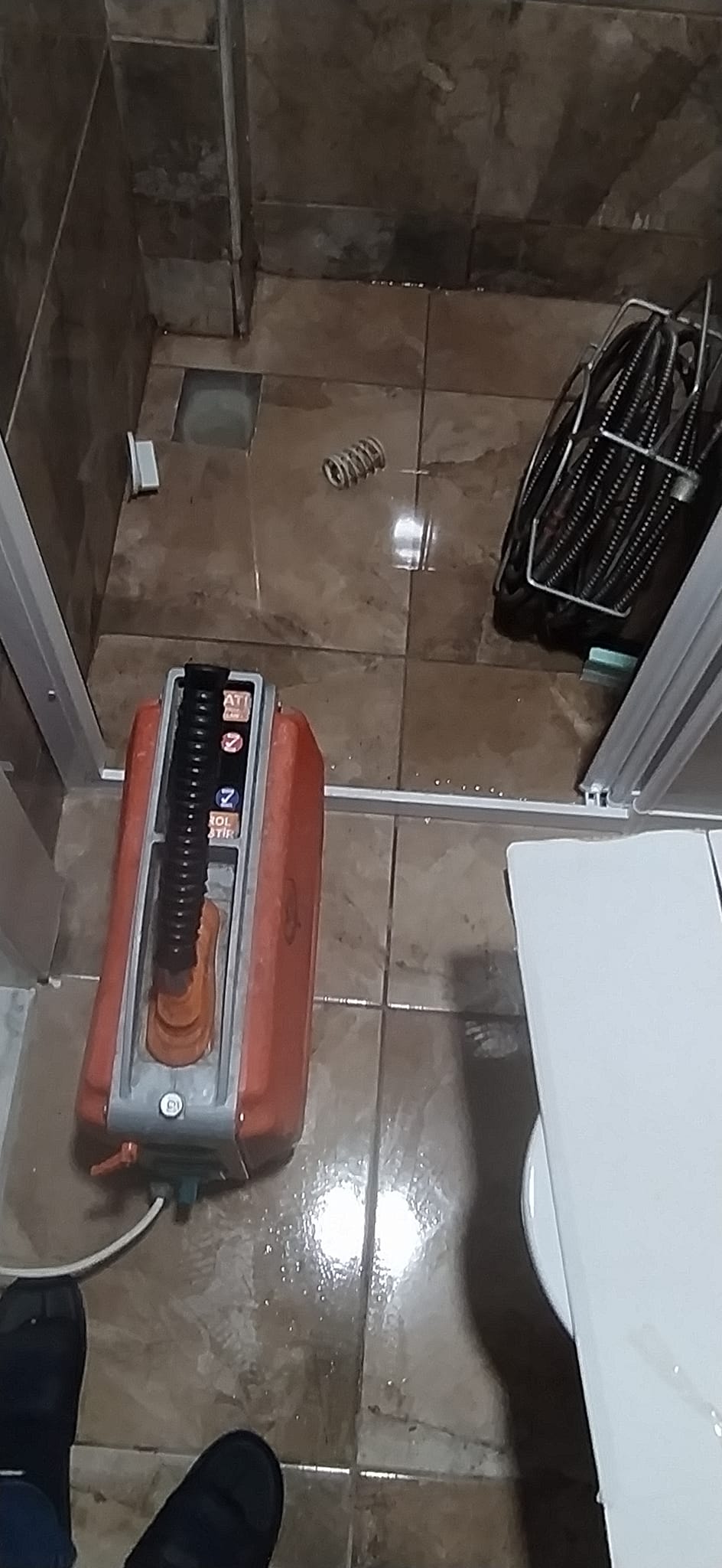 Lavabo tıkanık açma