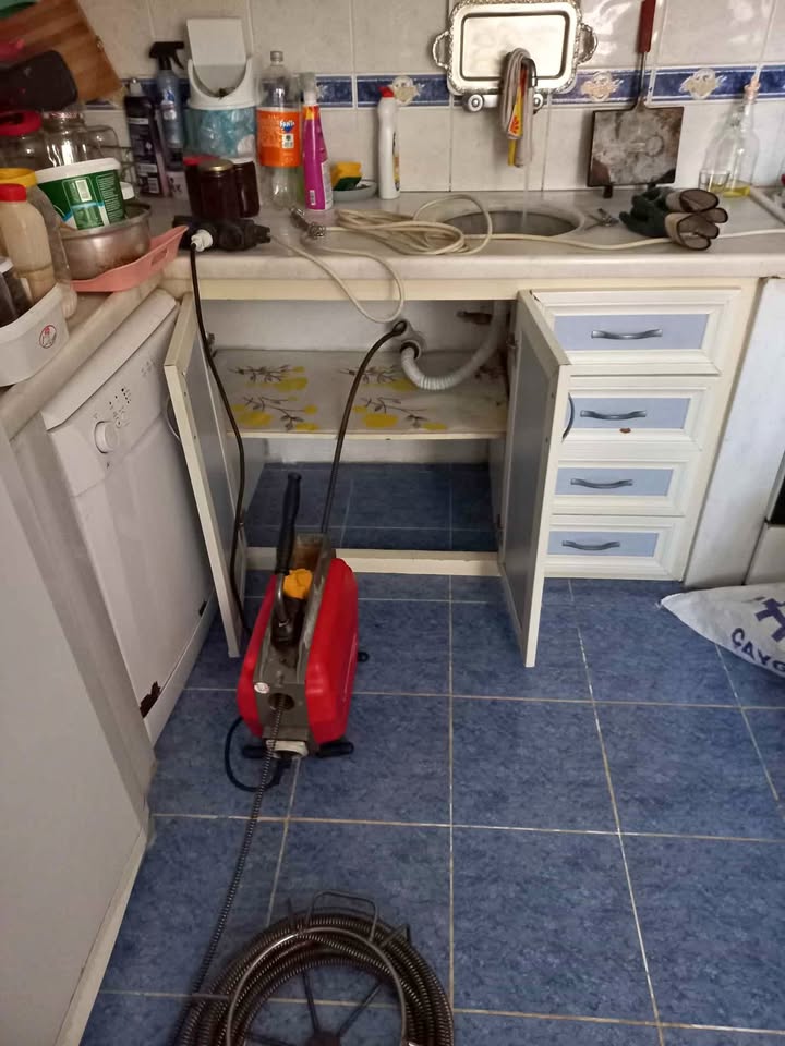 Lavabo tıkanık açma işlemi